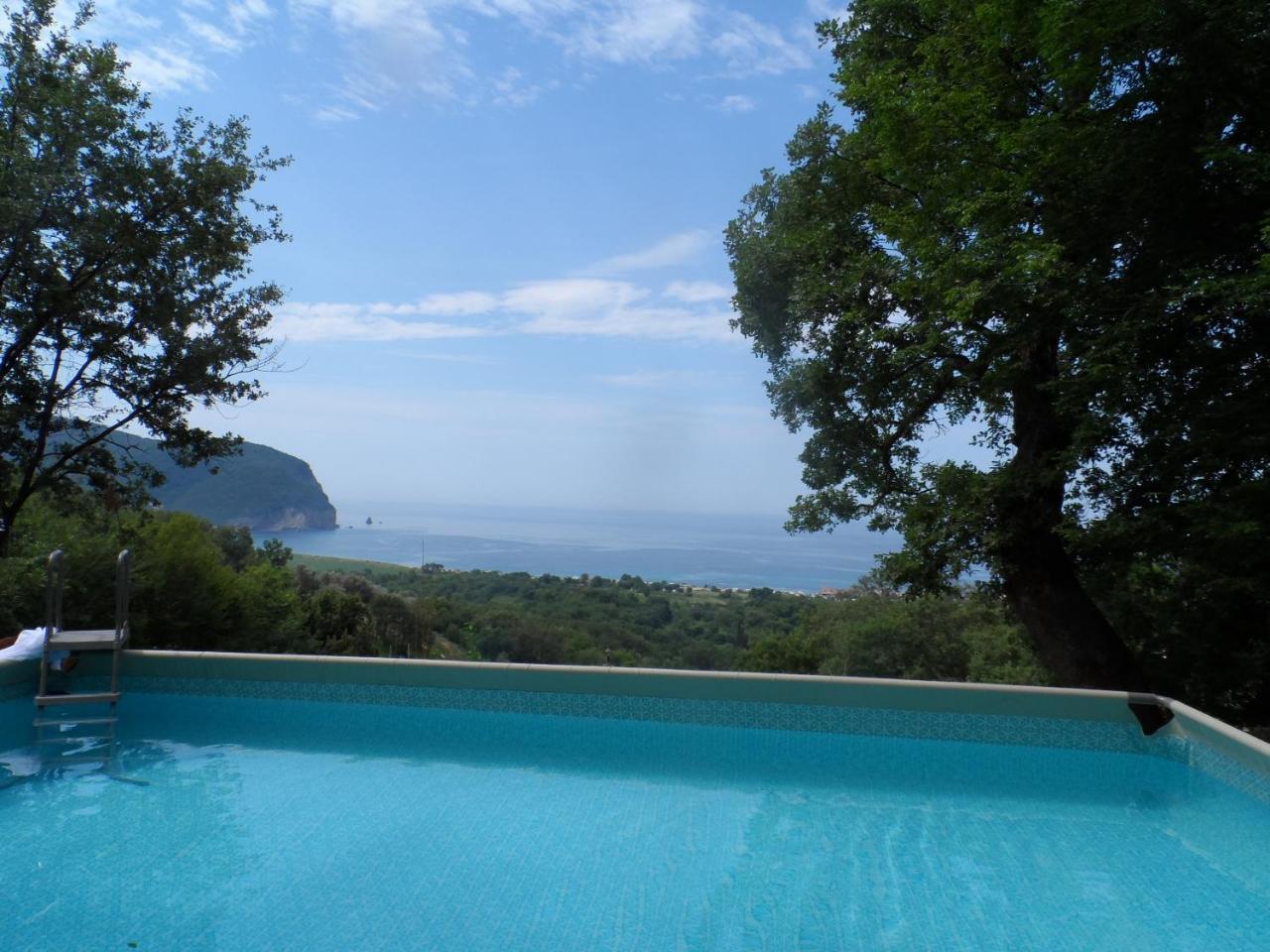 Pataki Guesthouse Petrovac Eksteriør billede