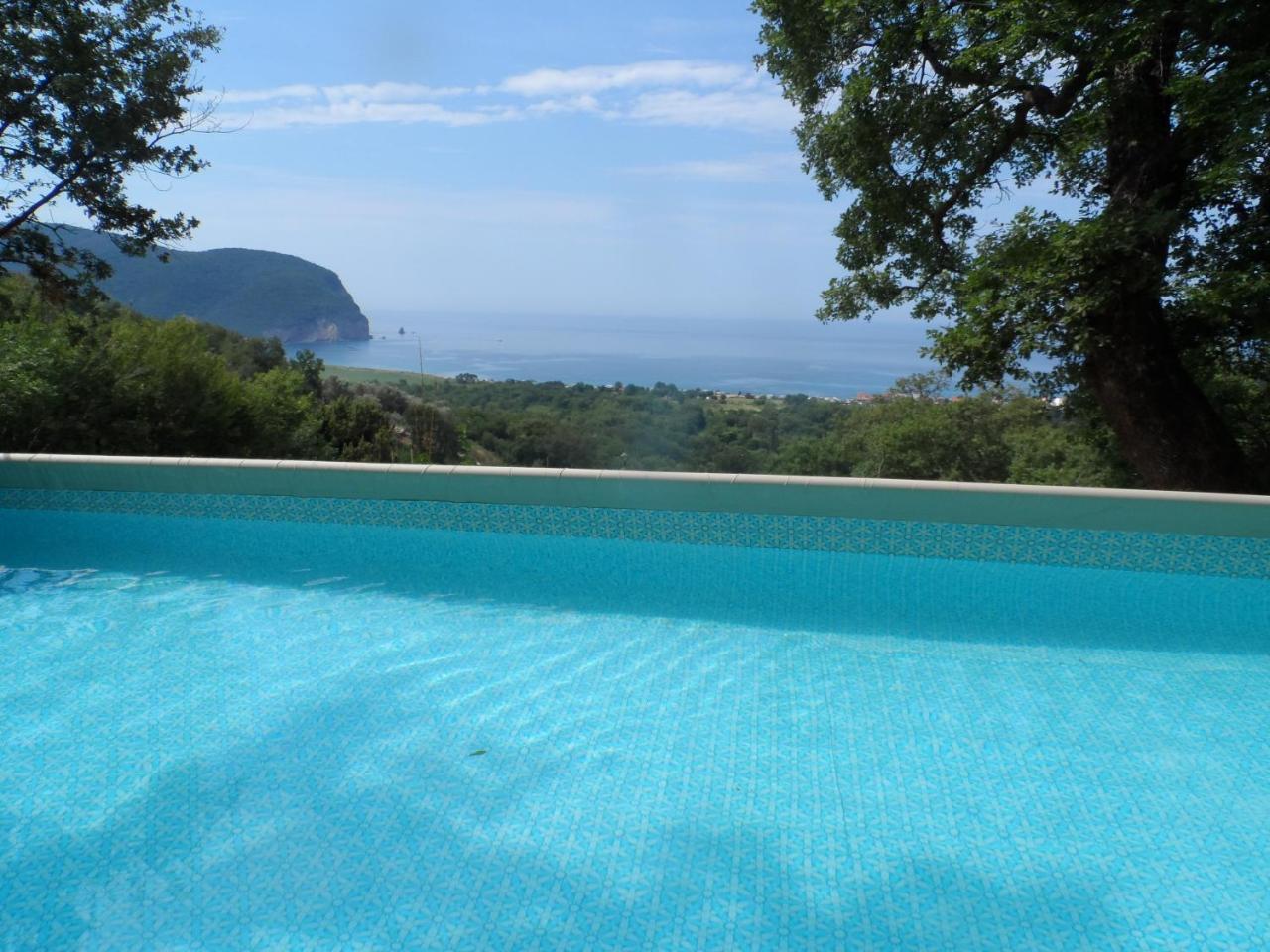Pataki Guesthouse Petrovac Eksteriør billede