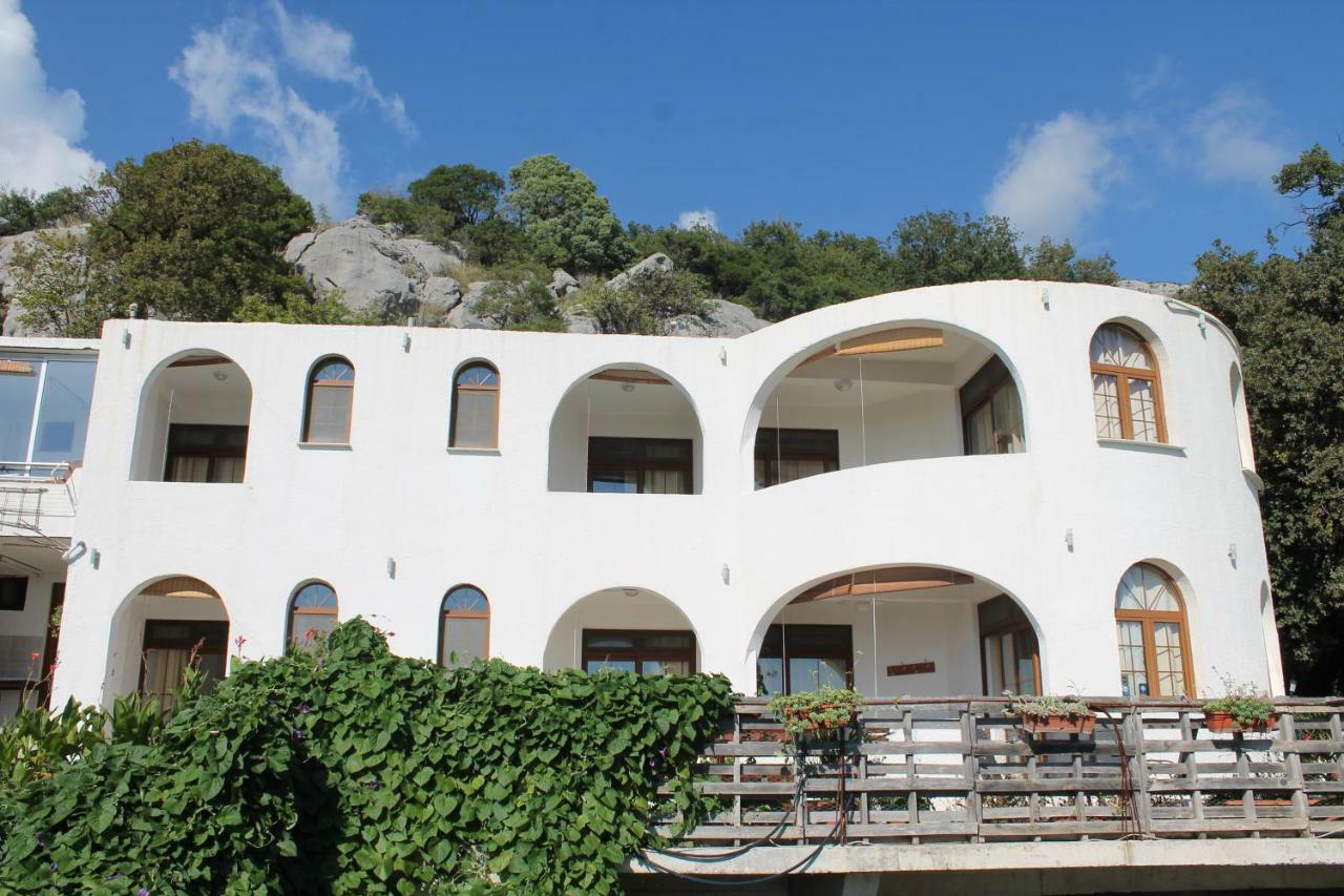 Pataki Guesthouse Petrovac Eksteriør billede