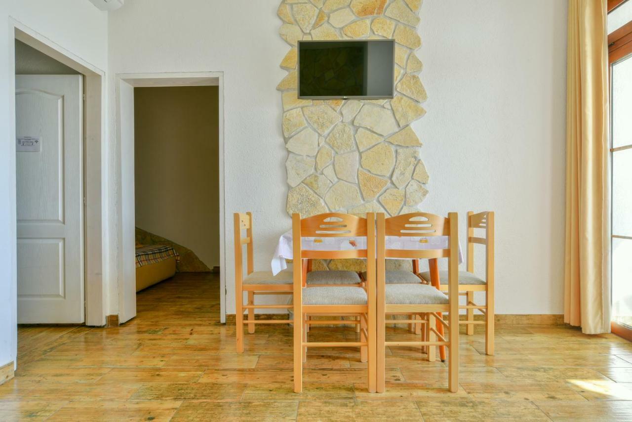 Pataki Guesthouse Petrovac Eksteriør billede
