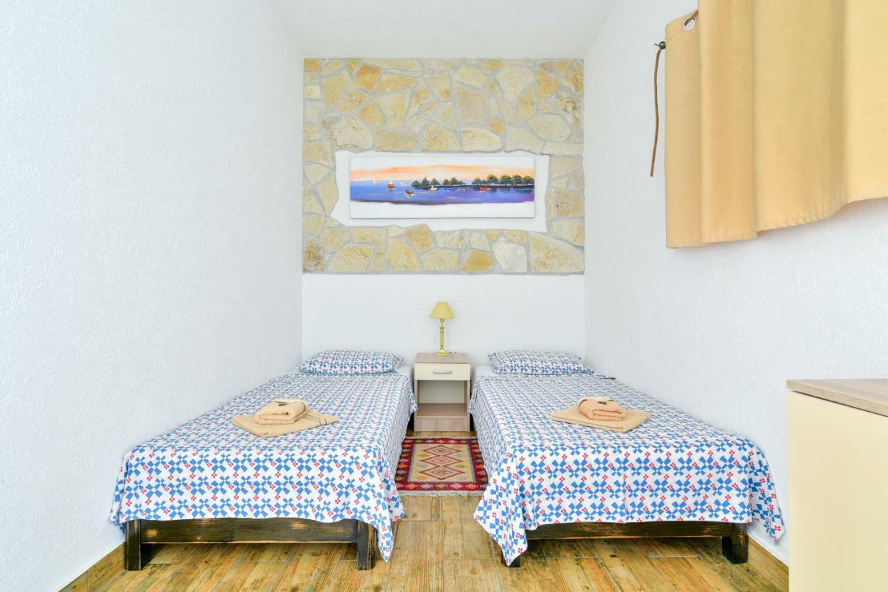 Pataki Guesthouse Petrovac Eksteriør billede