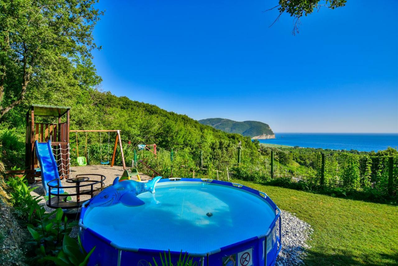 Pataki Guesthouse Petrovac Eksteriør billede