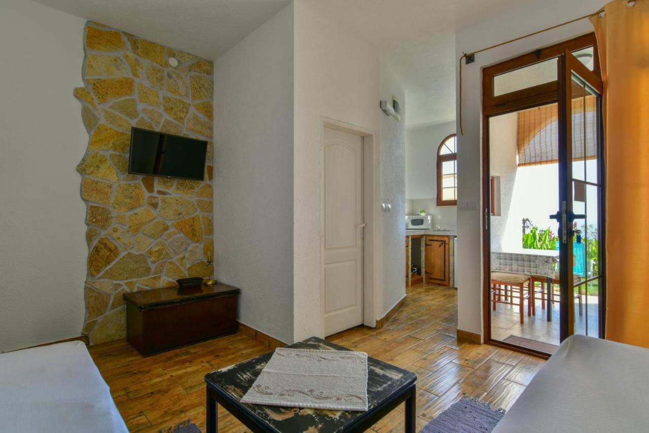Pataki Guesthouse Petrovac Eksteriør billede
